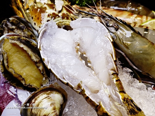 鬼椒一番鍋(府中店):【板橋美食】鬼椒一番鍋-府中店 大份量雙人龍蝦海陸套餐 新鮮澎湃又美味 顛覆傳統的特色個人火鍋 專屬的幸福美味! 鬼椒一番鍋(府中店):【板橋美食】鬼椒一番鍋-府中店 大份量雙人龍蝦海陸套餐 新鮮澎湃又美味 顛覆傳統的特色個人火鍋 專屬的幸福美味!