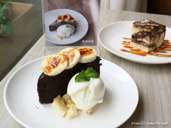 Hecho做咖啡Lite&Deli:台中美食│Hecho做咖啡Lite&Deli〃近中國醫藥大學,超美早午餐,挑高裝潢,網美必訪~