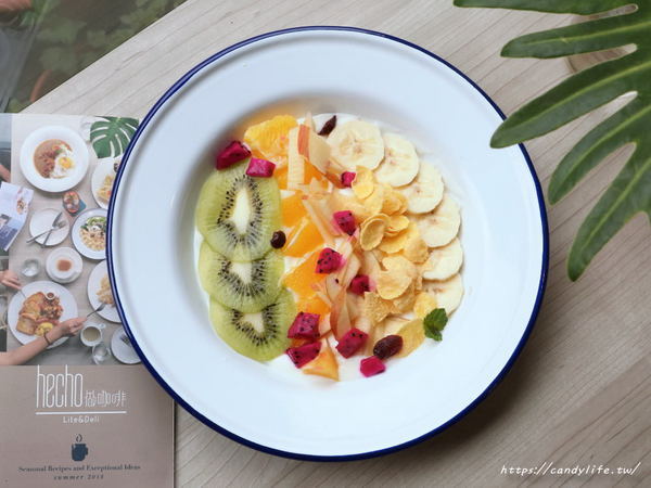 Hecho做咖啡Lite&Deli:台中美食│Hecho做咖啡Lite&Deli〃近中國醫藥大學,超美早午餐,挑高裝潢,網美必訪~