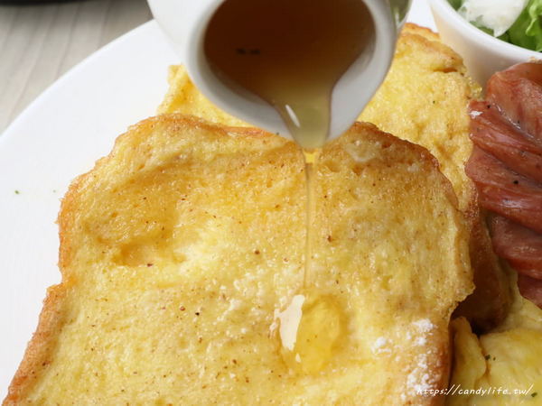 Hecho做咖啡Lite&Deli:台中美食│Hecho做咖啡Lite&Deli〃近中國醫藥大學,超美早午餐,挑高裝潢,網美必訪~