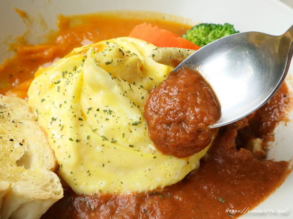 Hecho做咖啡Lite&Deli:台中美食│Hecho做咖啡Lite&Deli〃近中國醫藥大學,超美早午餐,挑高裝潢,網美必訪~