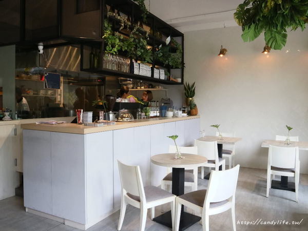 Hecho做咖啡Lite&Deli:台中美食│Hecho做咖啡Lite&Deli〃近中國醫藥大學,超美早午餐,挑高裝潢,網美必訪~