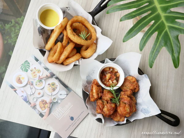 Hecho做咖啡Lite&Deli:台中美食│Hecho做咖啡Lite&Deli〃近中國醫藥大學,超美早午餐,挑高裝潢,網美必訪~