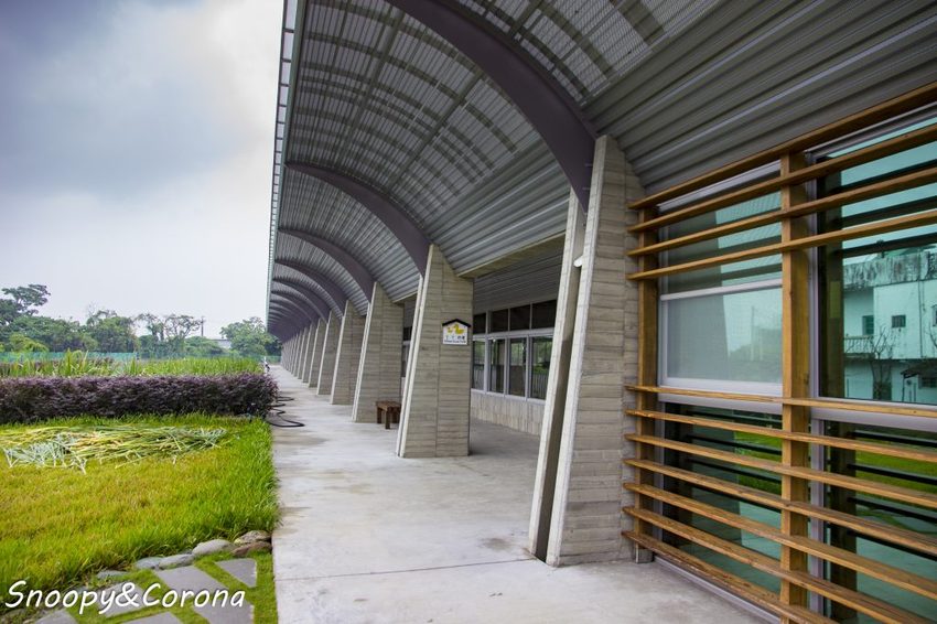【玩樂．宜蘭】礁溪景點／甲鳥園～五星級清水模鴨舍，餵食鴨鴨、馬賽克DIY、還有好吃鴨蛋糕