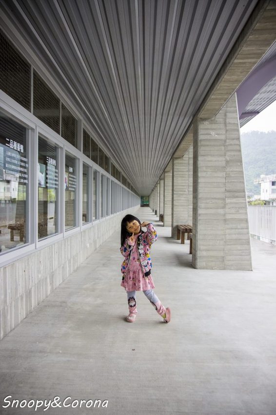 【玩樂．宜蘭】礁溪景點／甲鳥園～五星級清水模鴨舍，餵食鴨鴨、馬賽克DIY、還有好吃鴨蛋糕