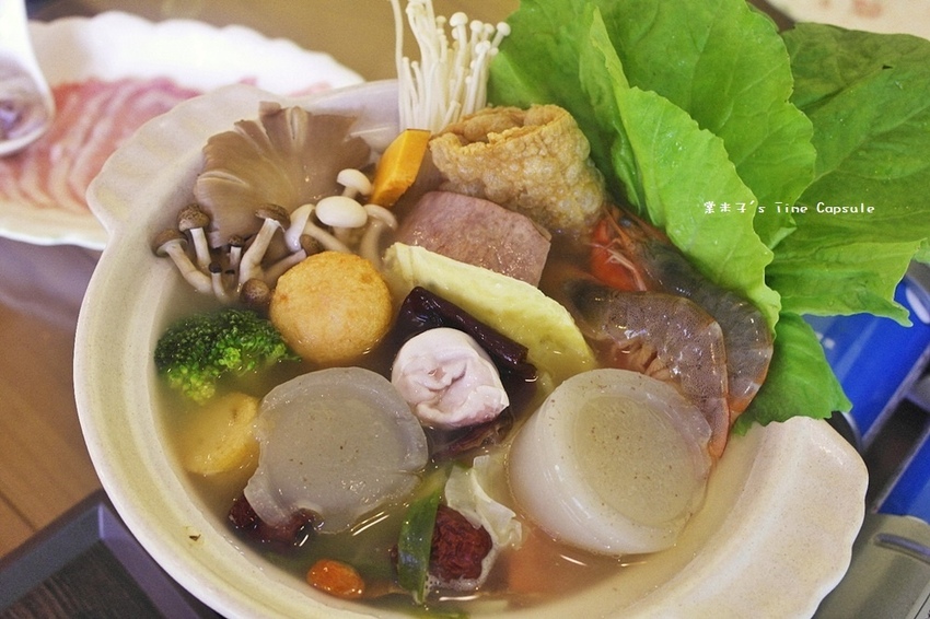 [台南東區火鍋]托斯卡尼艷陽下-每天限量又製作費工的回春膠原火鍋+香濃南瓜火鍋，健康養生又好吃~