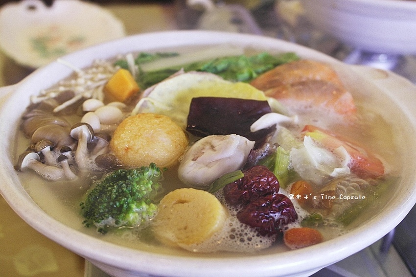 [台南東區火鍋]托斯卡尼艷陽下-每天限量又製作費工的回春膠原火鍋+香濃南瓜火鍋，健康養生又好吃~