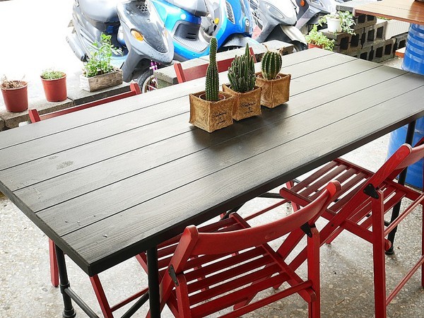 二月 • 森 烘焙工作室 forêt de février pâtisserie：二月 • 森 烘焙工作室 forêt de février pâtisserie-台中勤美巷弄隱藏甜點  甜點兼具設計感和美味  怎麼挑都不踩雷  不限時好自在