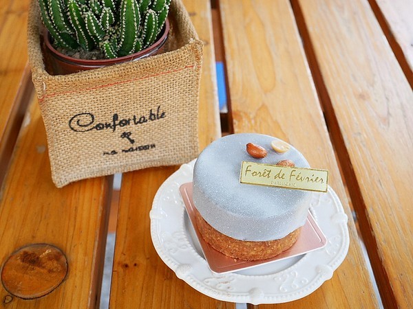 二月 • 森 烘焙工作室 forêt de février pâtisserie：二月 • 森 烘焙工作室 forêt de février pâtisserie-台中勤美巷弄隱藏甜點  甜點兼具設計感和美味  怎麼挑都不踩雷  不限時好自在