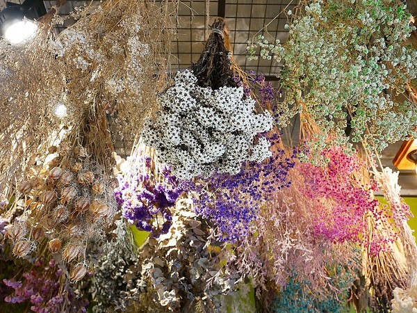 二月 • 森 烘焙工作室 forêt de février pâtisserie：二月 • 森 烘焙工作室 forêt de février pâtisserie-台中勤美巷弄隱藏甜點  甜點兼具設計感和美味  怎麼挑都不踩雷  不限時好自在