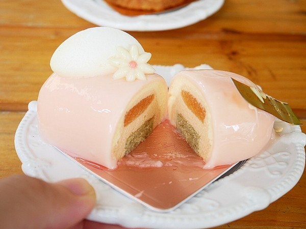 二月 • 森 烘焙工作室 forêt de février pâtisserie：二月 • 森 烘焙工作室 forêt de février pâtisserie-台中勤美巷弄隱藏甜點  甜點兼具設計感和美味  怎麼挑都不踩雷  不限時好自在