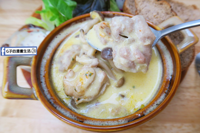 MukoBrunch-永康街早午餐-法式奶油燉雞 雞肉很多塊 鴻喜菇