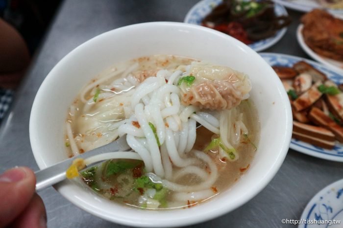 礁溪魚丸米粉,在地人超推薦,每次去都在排隊,是宜蘭必吃小吃 礁溪魚丸米粉,在地人超推薦,每次去都在排隊,是宜蘭必吃小吃