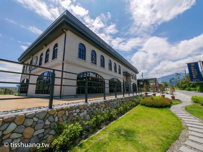 CP超品起司工坊,裡面可以無限試吃,還有咖啡廳,賣的水果冰也很好吃,更是拍照的好地方值得推薦的宜蘭景點 CP超品起司工坊,裡面可以無限試吃,還有咖啡廳,賣的水果冰也很好吃,更是拍照的好地方值得推薦的宜蘭景點