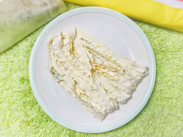 ♚料理小幫手♚遇泡菜。宅配團購小菜。高纖維低卡。輕食開胃菜。柴魚小黃瓜。水果脆泡菜。小魚乾XO醬。刀削Q捲麵。這樣加點味,零廚藝少女也可以變出一桌好菜