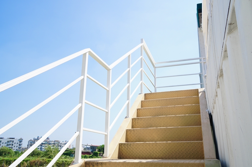 [高雄約會餐廳推薦]琴之森音樂交誼廣場-網美必來~純白貨櫃屋x水上鋼琴餐廳! - 美食好芃友