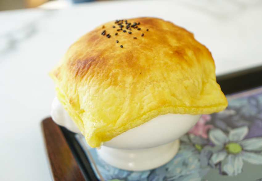 [高雄約會餐廳推薦]琴之森音樂交誼廣場-網美必來~純白貨櫃屋x水上鋼琴餐廳! - 美食好芃友