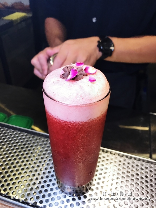 新串New Trend:【捷運美食】新串 New Trend 居酒屋兼具酒吧的特色餐酒館 充滿巧思且細緻的美食 每一口都是極致的味蕾表現!捷運忠孝敦化站