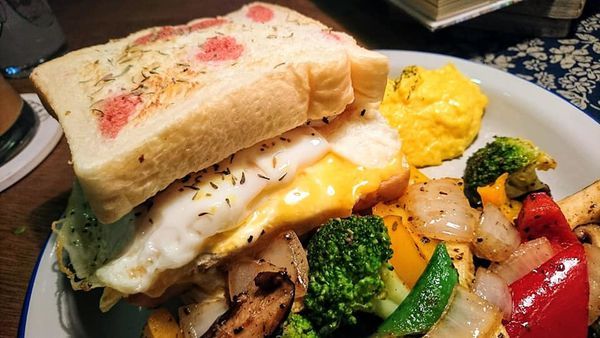 42608076_2067466803284998_1771711204016783360_n