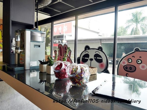 【台中住宿】圖樂文旅 文創旅店#插畫風格 #台中平價住宿 #台中親子住宿 #台中住宿推薦 #台中住宿商旅推薦 #平價住宿 #台中西屯區住宿 #逢甲夜市住宿 #免費停車 (4).JPG