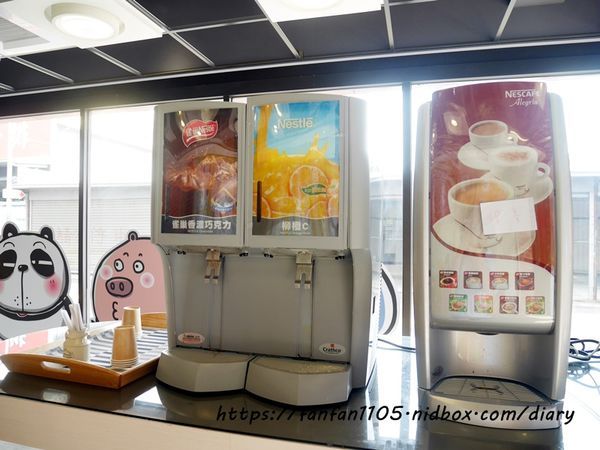 【台中住宿】圖樂文旅 文創旅店#插畫風格 #台中平價住宿 #台中親子住宿 #台中住宿推薦 #台中住宿商旅推薦 #平價住宿 #台中西屯區住宿 #逢甲夜市住宿 #免費停車 (3).JPG