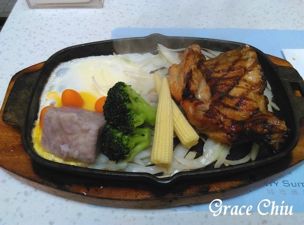 鐵板無骨雞腿排 德立莊中庭餐廳 SEMI BUFFET 沙拉吧 排餐 捷運西門站