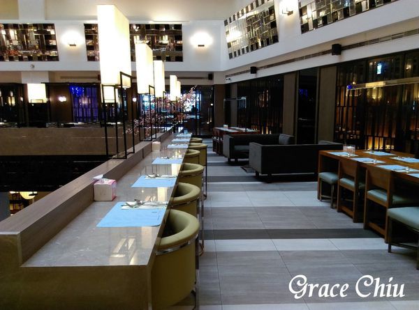 MIDTOWN德立莊酒店 中庭餐廳 SEMI BUFFET 排餐 沙拉吧