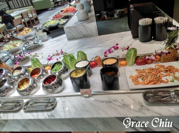 MIDTOWN德立莊酒店 中庭餐廳 SEMI BUFFET 排餐 沙拉吧