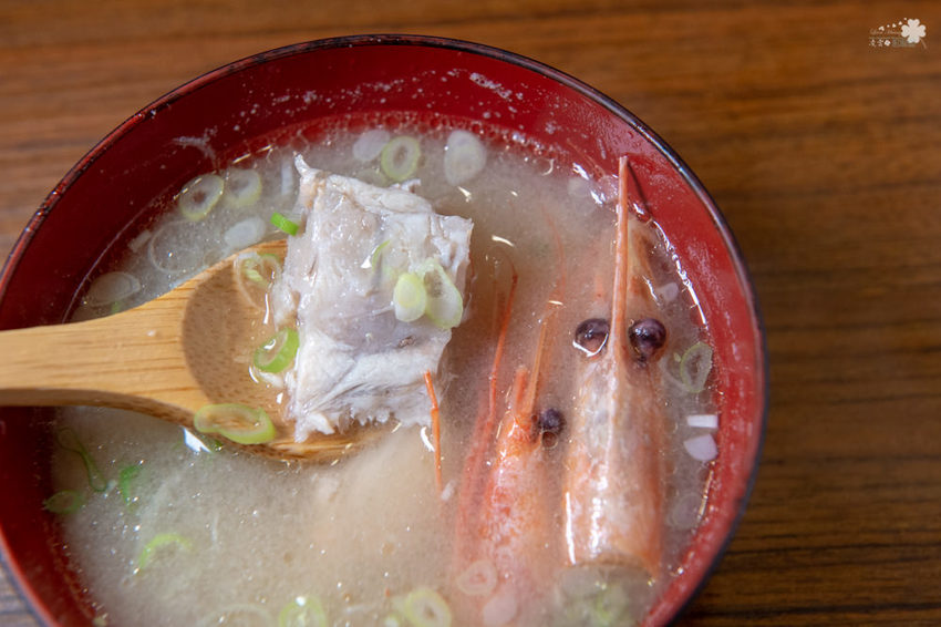 中壢美食推薦》坐著做。初陣壽司 - 高級的食材 平價的消費 隱身在影城內的日式料理 - 時空幻境 凌雲江海清