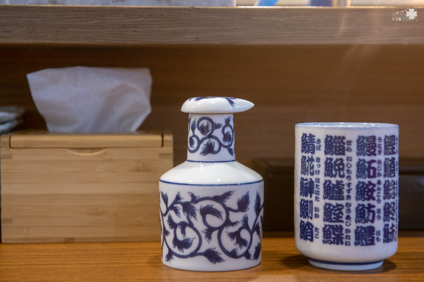 中壢美食推薦》坐著做。初陣壽司 - 高級的食材 平價的消費 隱身在影城內的日式料理 - 時空幻境 凌雲江海清