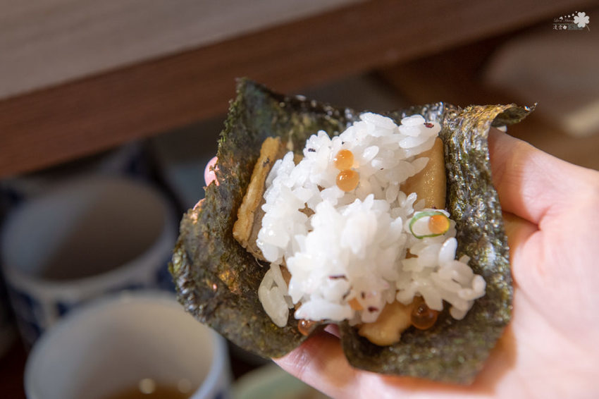 中壢美食推薦》坐著做。初陣壽司 - 高級的食材 平價的消費 隱身在影城內的日式料理 - 時空幻境 凌雲江海清