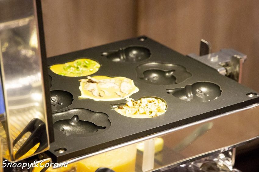 【吃喝.台北】蛋黃哥不想上班咖啡廳/三創生活園區期間限定店~充滿慵懶與厭世風格,不想上班就來這裡摸魚吧