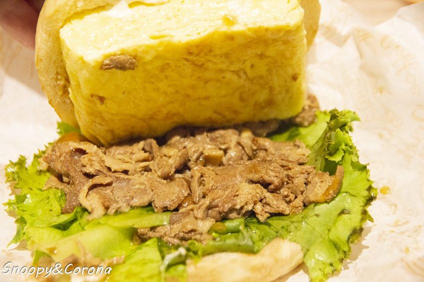 【吃喝.台北】蛋黃哥不想上班咖啡廳/三創生活園區期間限定店~充滿慵懶與厭世風格,不想上班就來這裡摸魚吧