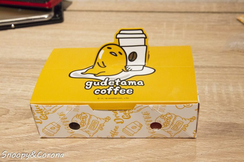 【吃喝.台北】蛋黃哥不想上班咖啡廳/三創生活園區期間限定店~充滿慵懶與厭世風格,不想上班就來這裡摸魚吧