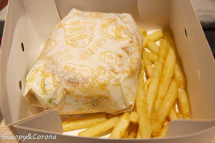 【吃喝.台北】蛋黃哥不想上班咖啡廳/三創生活園區期間限定店~充滿慵懶與厭世風格,不想上班就來這裡摸魚吧