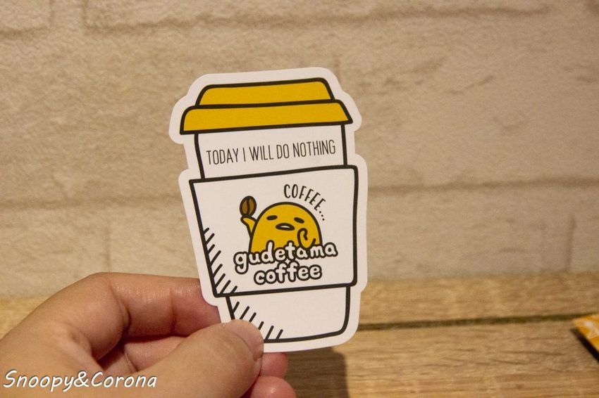 【吃喝.台北】蛋黃哥不想上班咖啡廳/三創生活園區期間限定店~充滿慵懶與厭世風格,不想上班就來這裡摸魚吧