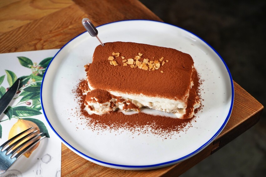 台中市西區擁有義法料理深厚底蘊,必點招牌海鮮燉飯、提拉米蘇,台中西區近勤美、審計新村與草悟道