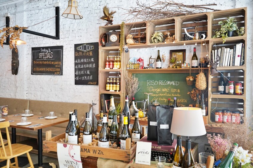 台中市西區擁有義法料理深厚底蘊,必點招牌海鮮燉飯、提拉米蘇,台中西區近勤美、審計新村與草悟道