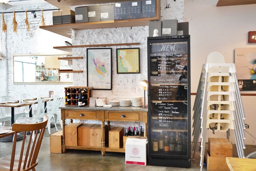 台中市西區擁有義法料理深厚底蘊,必點招牌海鮮燉飯、提拉米蘇,台中西區近勤美、審計新村與草悟道