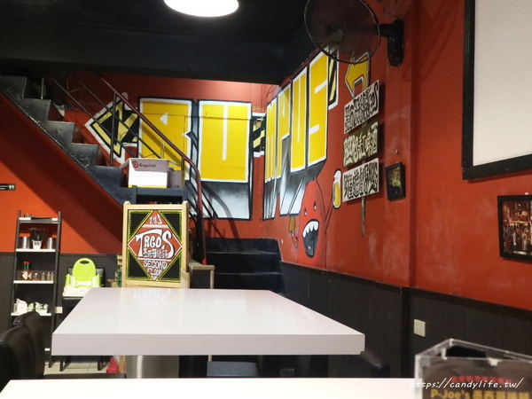 Slice N’ Dice 怪獸紐約式披薩:台中美食│Slice N’ Dice 怪獸紐約式披薩〃忠孝夜市美食!20吋披薩霸氣登場,現擀現烤,500元有找,每日還有限定口味~