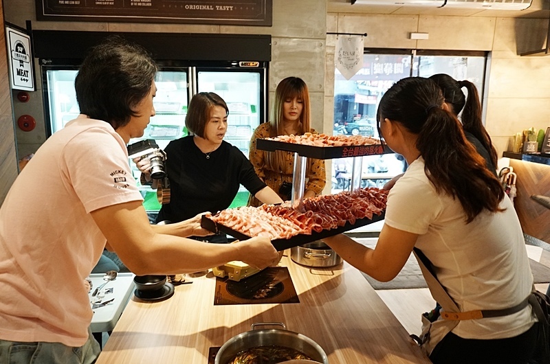 板橋美食.板橋火鍋.大魔大滿足.大魔大滿足鍋物.大魔大滿足板橋.府中美食.府中火鍋.