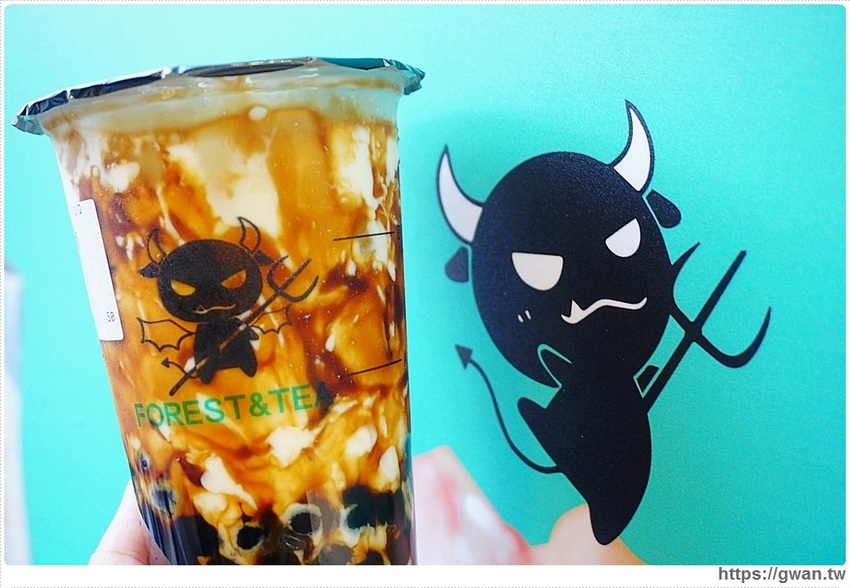 清水排隊森及茶來逢甲囉 | 高大鮮乳限量供應，開幕期間還有買一送一優惠!!