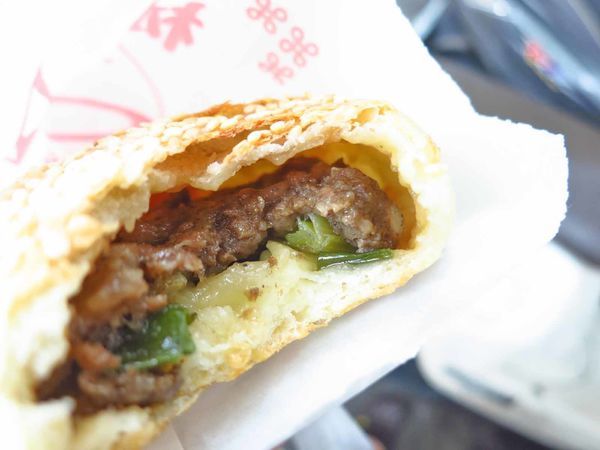 【林口美食】林口胡椒餅-20年老店的皮薄餡多胡椒餅