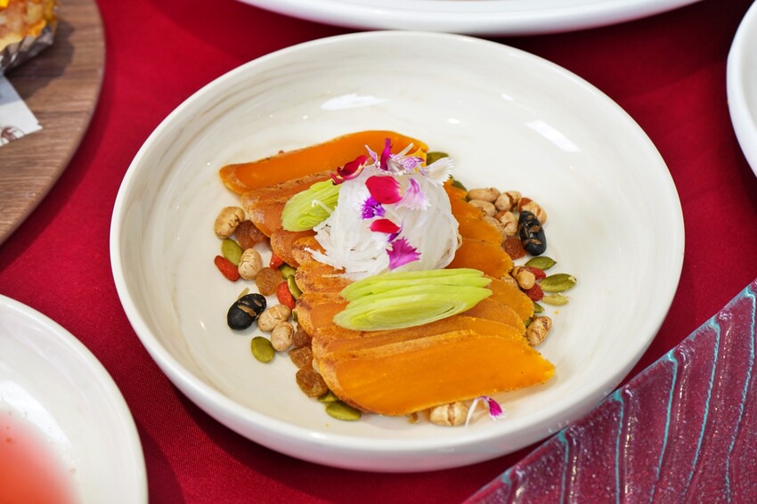 台中市北屯區嚐鮮新天地！新天地集團80週年限定菜單登場，從梧棲小攤到上市餐飲集團，帶你回味經典！