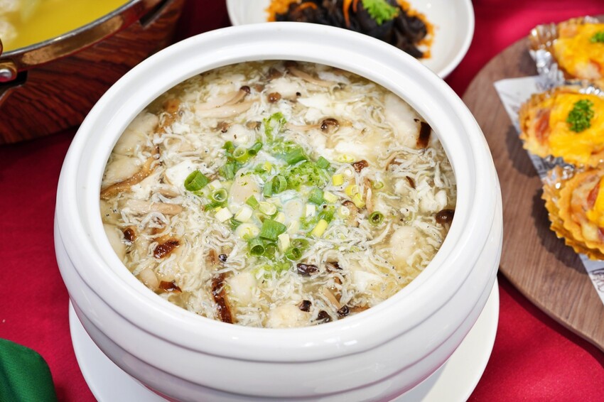 台中市北屯區嚐鮮新天地！新天地集團80週年限定菜單登場，從梧棲小攤到上市餐飲集團，帶你回味經典！