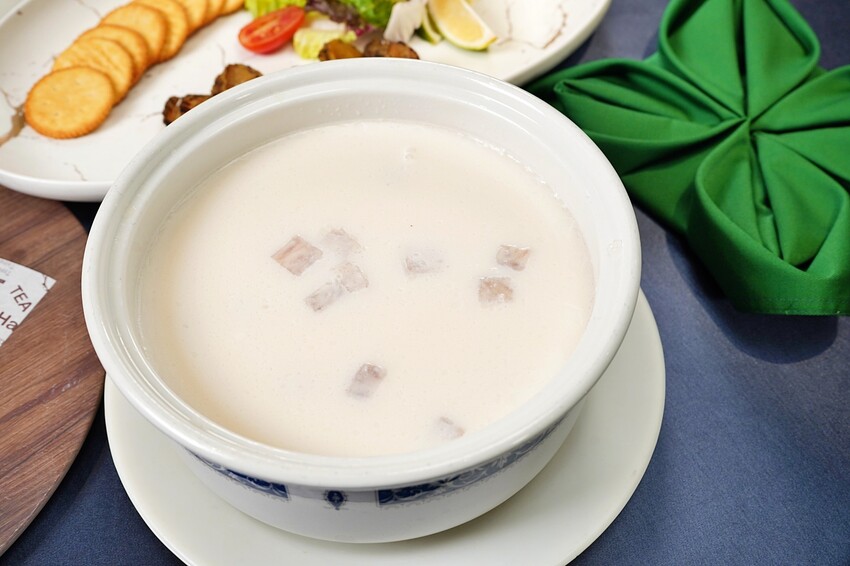 台中市北屯區嚐鮮新天地！新天地集團80週年限定菜單登場，從梧棲小攤到上市餐飲集團，帶你回味經典！