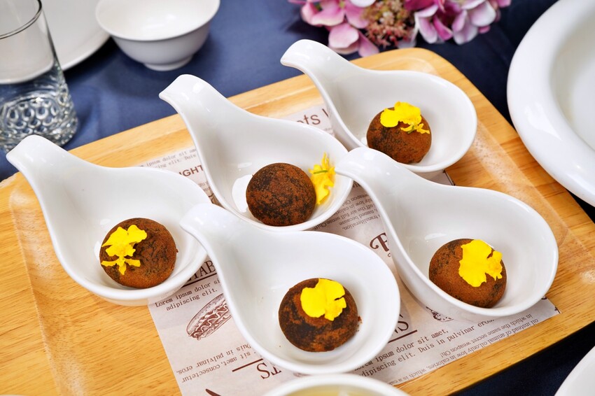 台中市北屯區嚐鮮新天地！新天地集團80週年限定菜單登場，從梧棲小攤到上市餐飲集團，帶你回味經典！