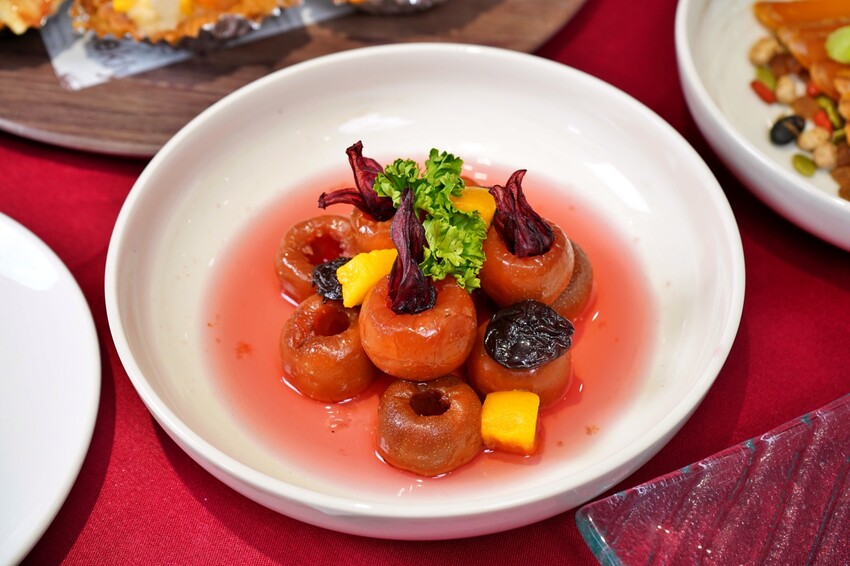 台中市北屯區嚐鮮新天地！新天地集團80週年限定菜單登場，從梧棲小攤到上市餐飲集團，帶你回味經典！