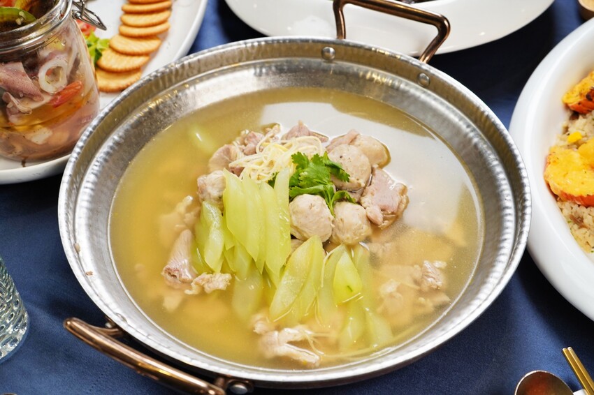 台中市北屯區嚐鮮新天地！新天地集團80週年限定菜單登場，從梧棲小攤到上市餐飲集團，帶你回味經典！