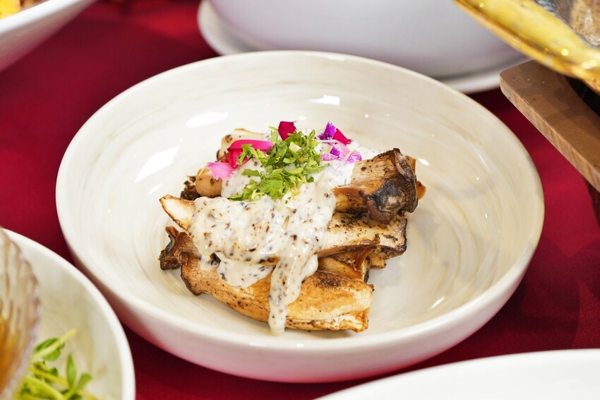 台中市北屯區嚐鮮新天地！新天地集團80週年限定菜單登場，從梧棲小攤到上市餐飲集團，帶你回味經典！